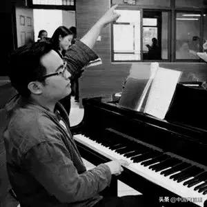 厦门六中合唱团老师离世搭档泪别,厦门六中合唱团指挥送别