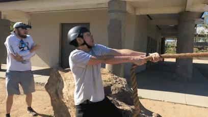 遭遇百般霸凌后，机器人竟将枪口对准人类