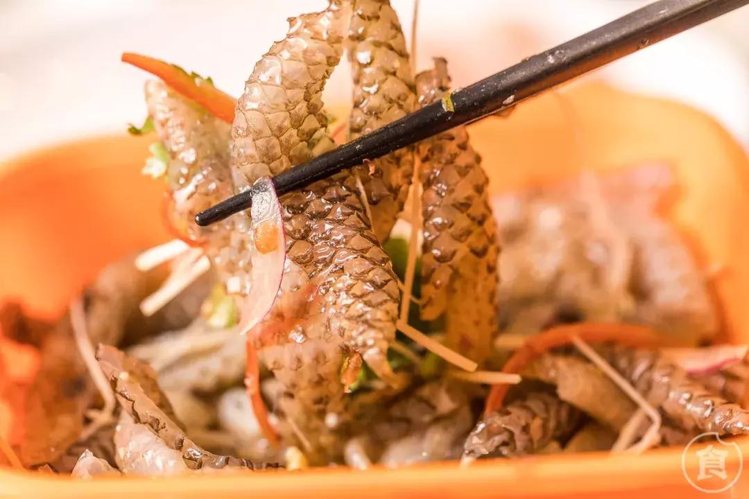 桥东爆出一锅「豪华花胶鸡」排队也要吃！还藏着一个海鲜市集