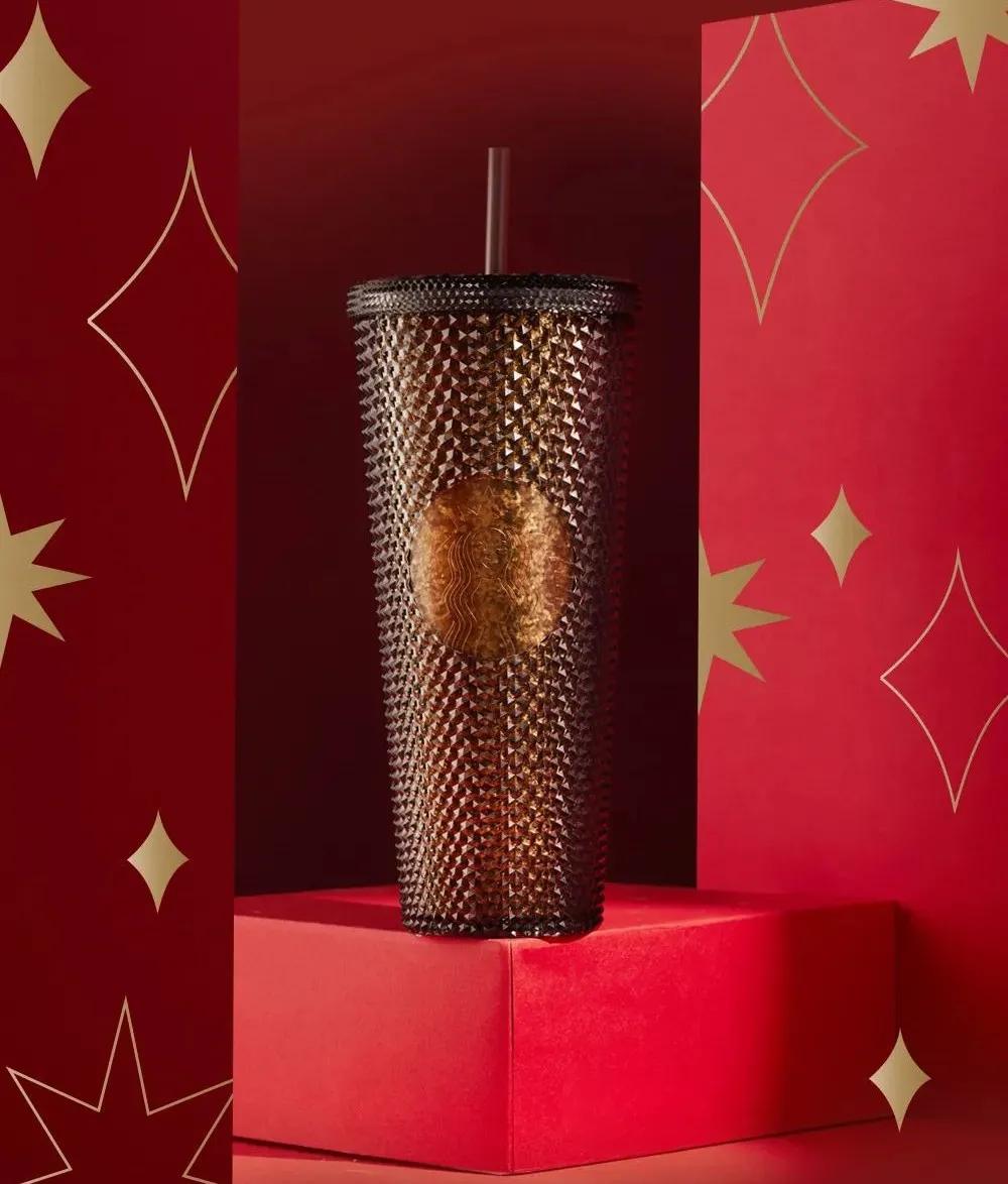 被星巴克的圣诞款设计，“闪”到了