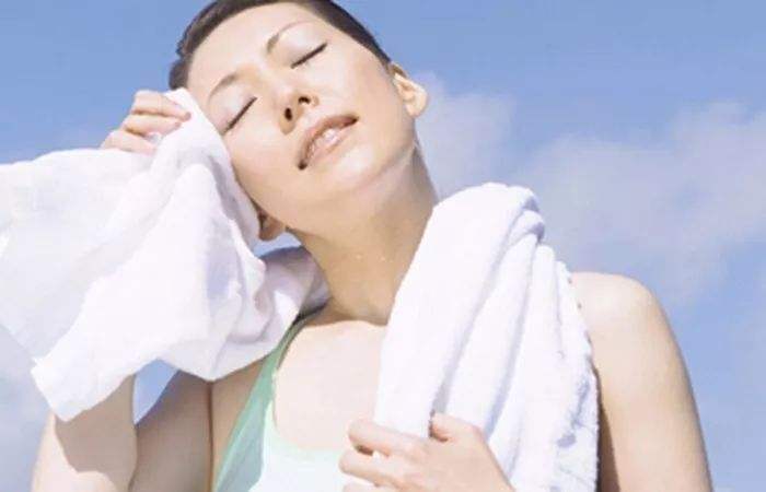 如果有甲状腺身体会出现什么反应,甲状腺患者出现4种情况