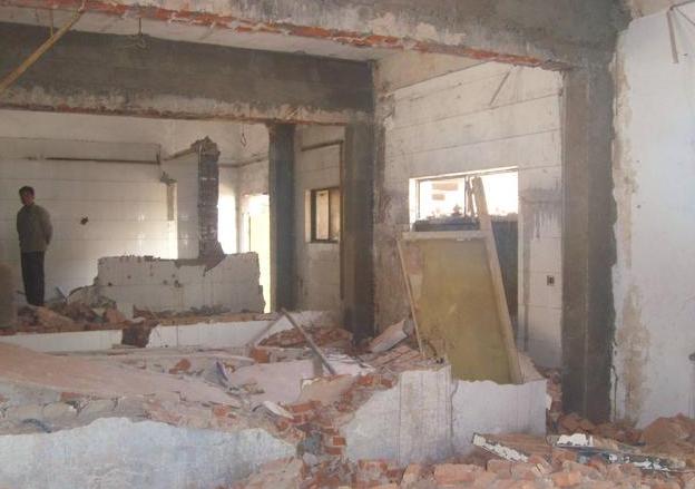 拆了配重墙墙体裂缝,配重墙砸了怎么补救