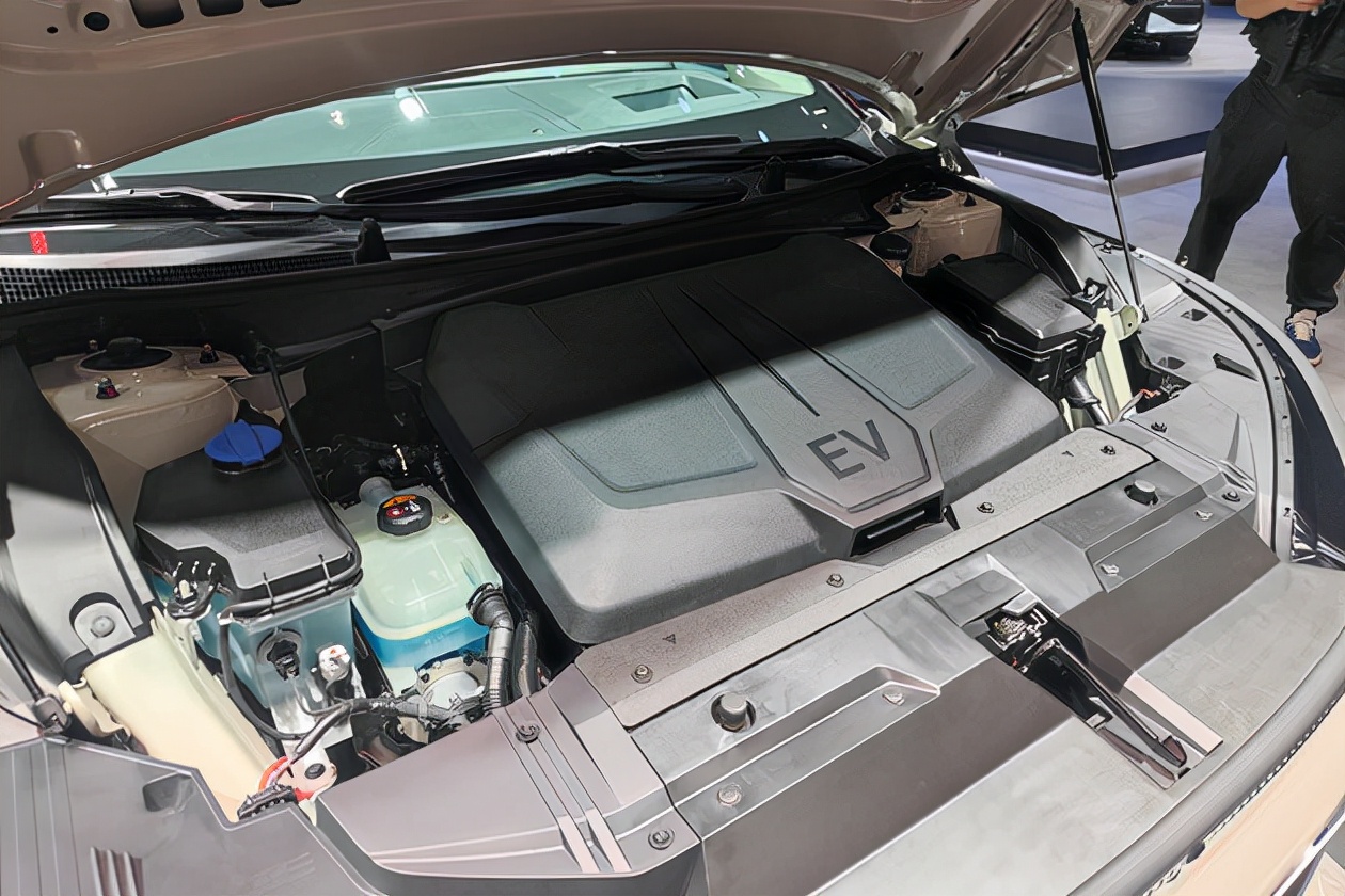 璧蜂簹ev6浜浉涓婃捣杞﹀睍鏂拌璁￠珮缁埅,鏂版璧蜂簹ev6姝ｅ紡鍏竷