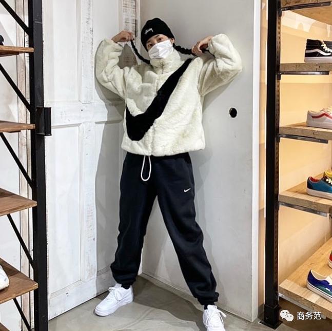 权志龙和jennie约会穿什么鞋,权志龙与jennie的穿搭