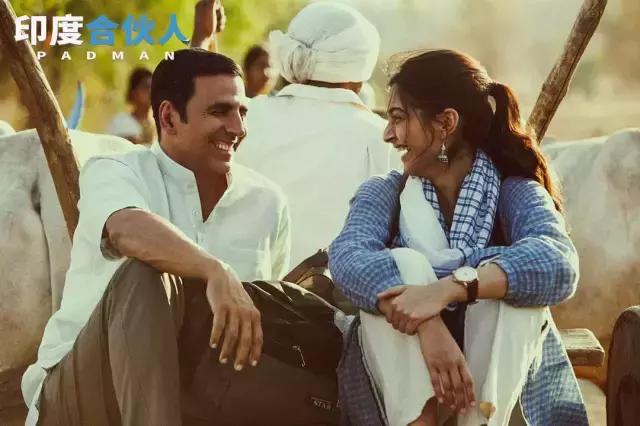 这个了不起的男人,靠着给女人做卫生巾成为英雄!