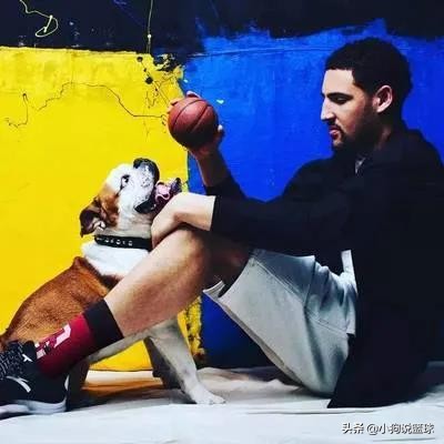 汤普森单节37分队友的反应,汤普森是控卫还是后卫