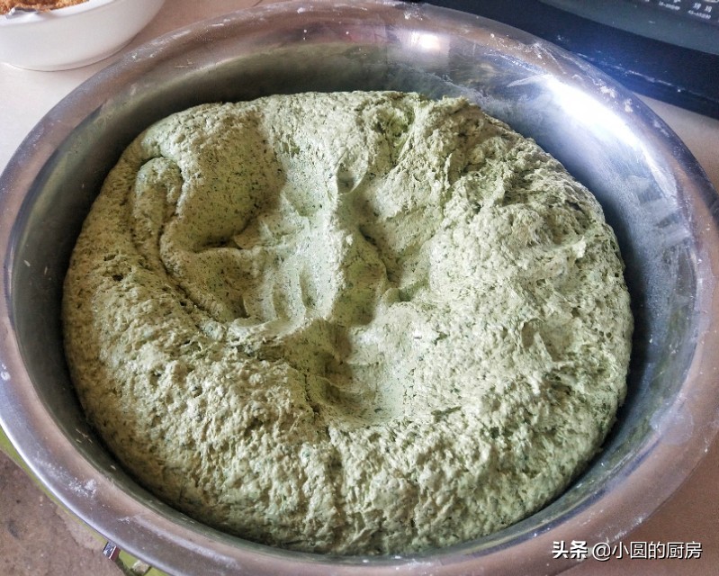 艾叶糯米糍粑简单做法,做艾叶糍粑的全过程