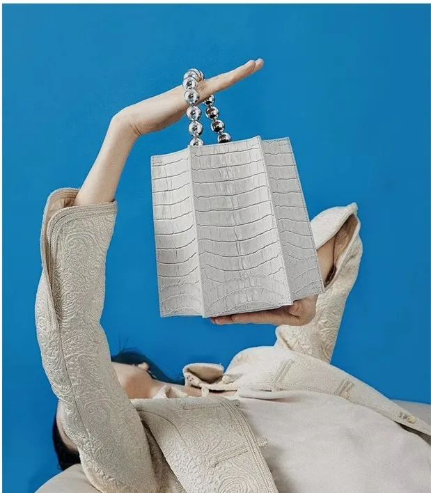 钟楚曦宋妍霏对比照,宋妍霏钟楚曦时尚搭配