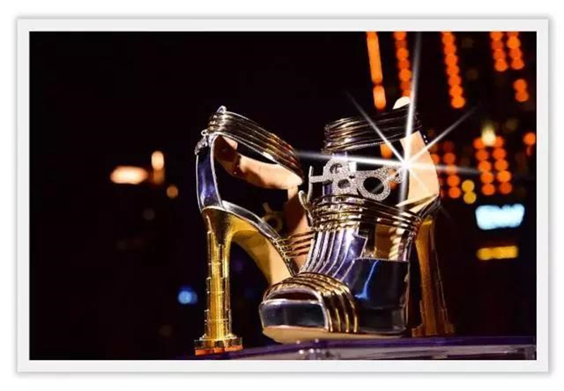 你可以不爱穿高跟鞋,但镶了陨石碎片的它,能不能收获你的芳心