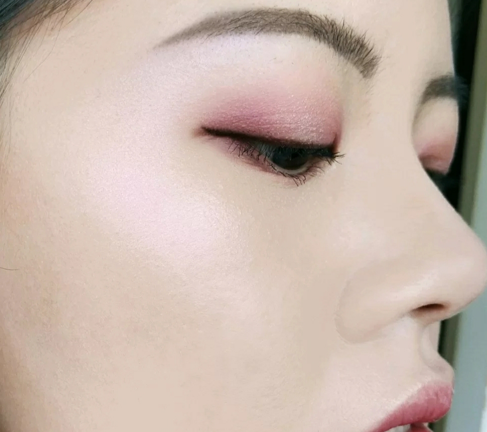 打造雾面妆,卡姿兰控油遮瑕粉底怎么选