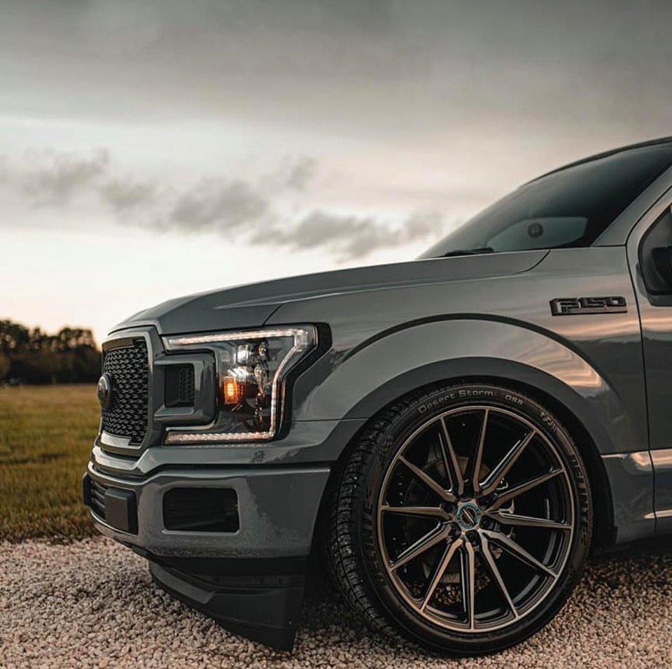 福特f1502021款街拍,雷神猛禽f150黑色