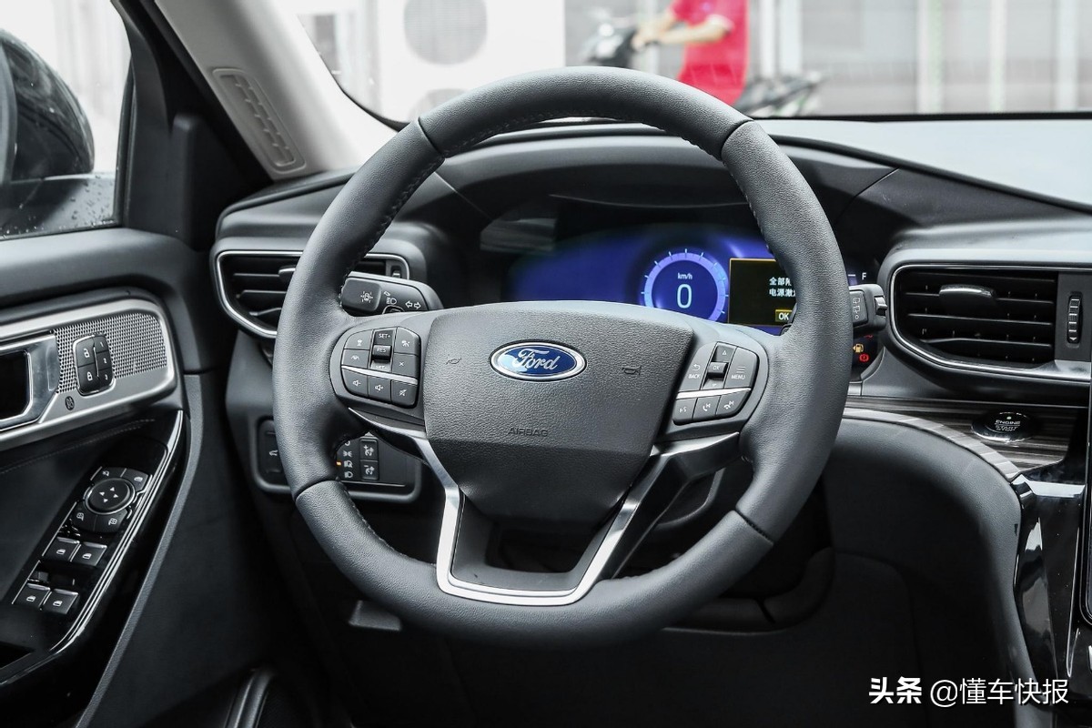 福特探险者钛金和风尚区别,福特探险者钛金版与风尚版