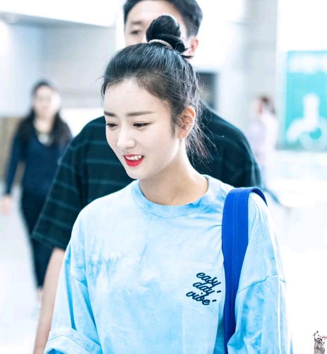 丸子头过时了？那是你不会扎！教你5种洋气扎法，好减龄