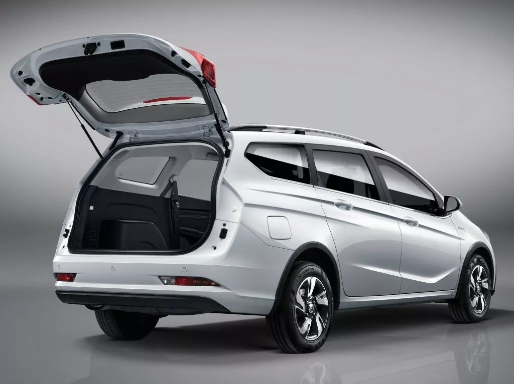 宝骏310w是不是旅行车,宝骏310w同价位的旅行车