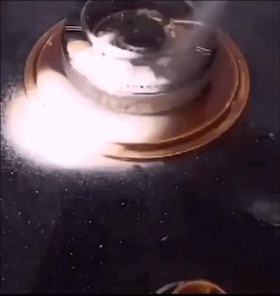 灶台重油污清除妙招,灶台油污渍怎么去除小窍门