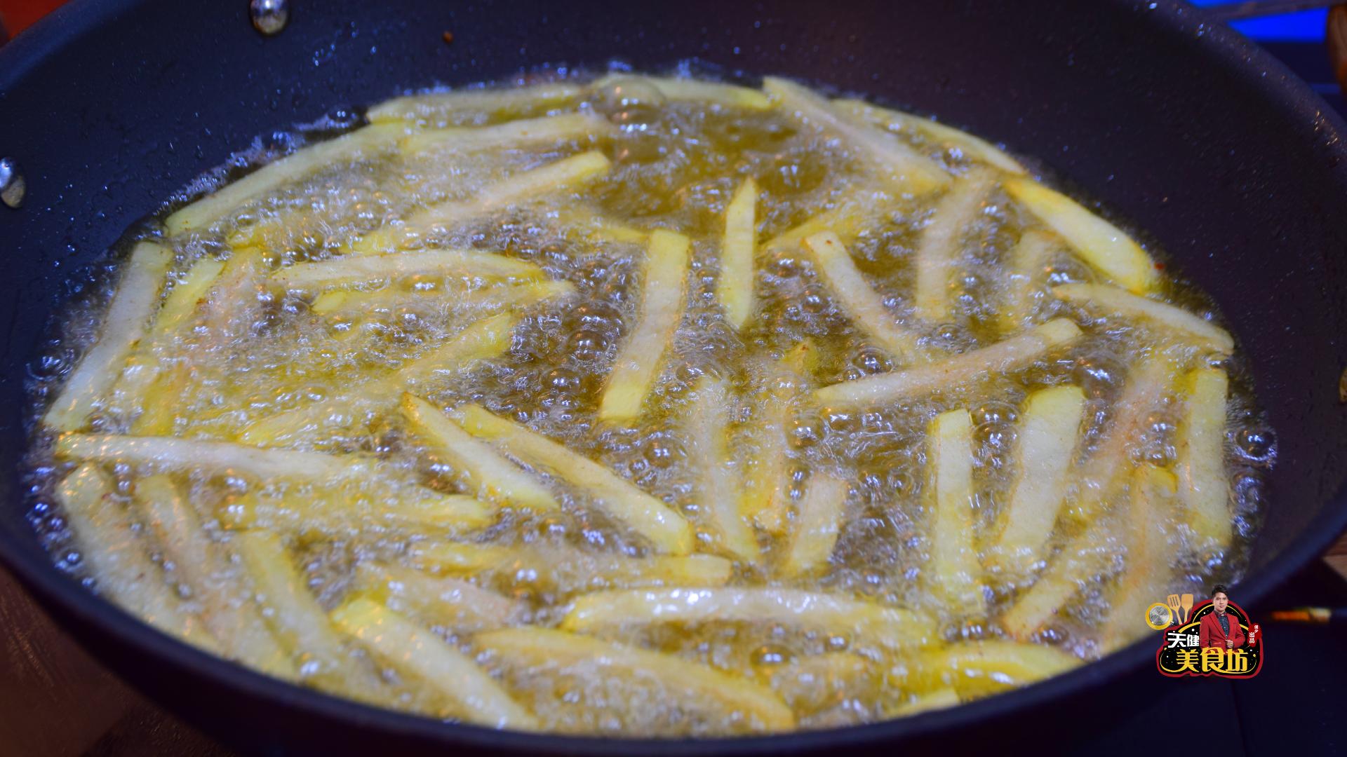 想吃炸薯条不费油怎么做,怎么做薯条酥脆又好吃