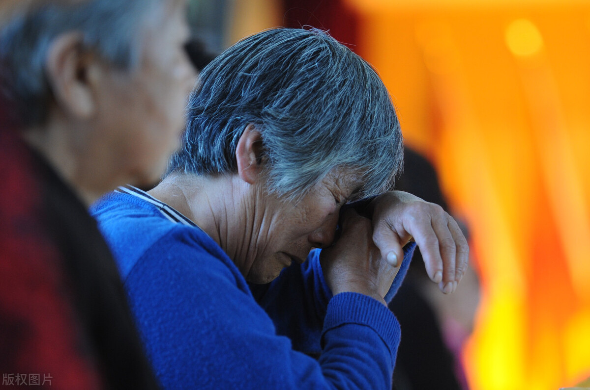 为救儿子母亲贩毒,母亲为救儿子涉贩毒