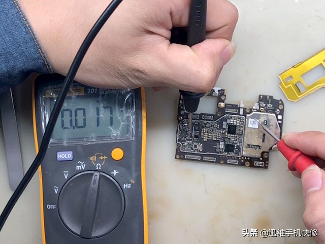 oppo手机10秒自动关机,oppo手机开机几分钟就自动关机