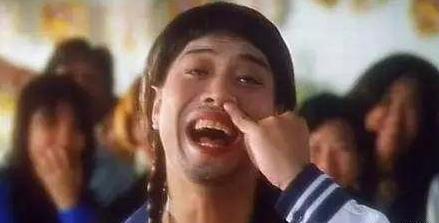 被星爷“报复”骗去跑龙套，只是因为初中同桌时比星爷帅