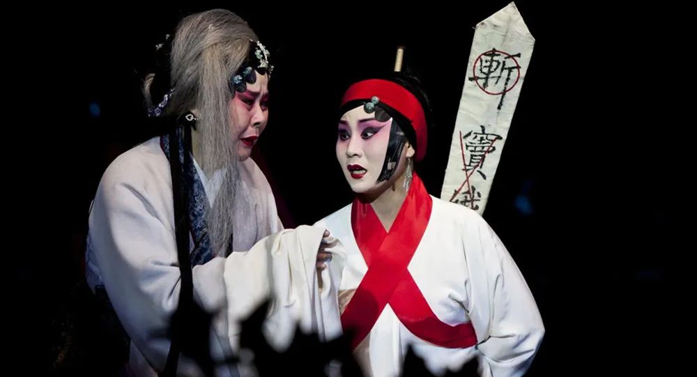 窦娥冤中的窦娥是个什么样的人,比窦娥还冤中的窦娥是谁写的