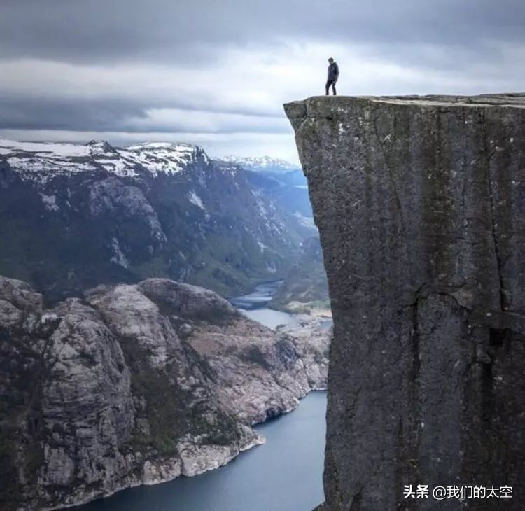 太空是什么色的,太空是什么东西