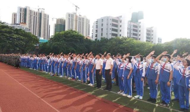 海南四所中学被称为“名校收割机”，教学实力强劲，考上都是学霸