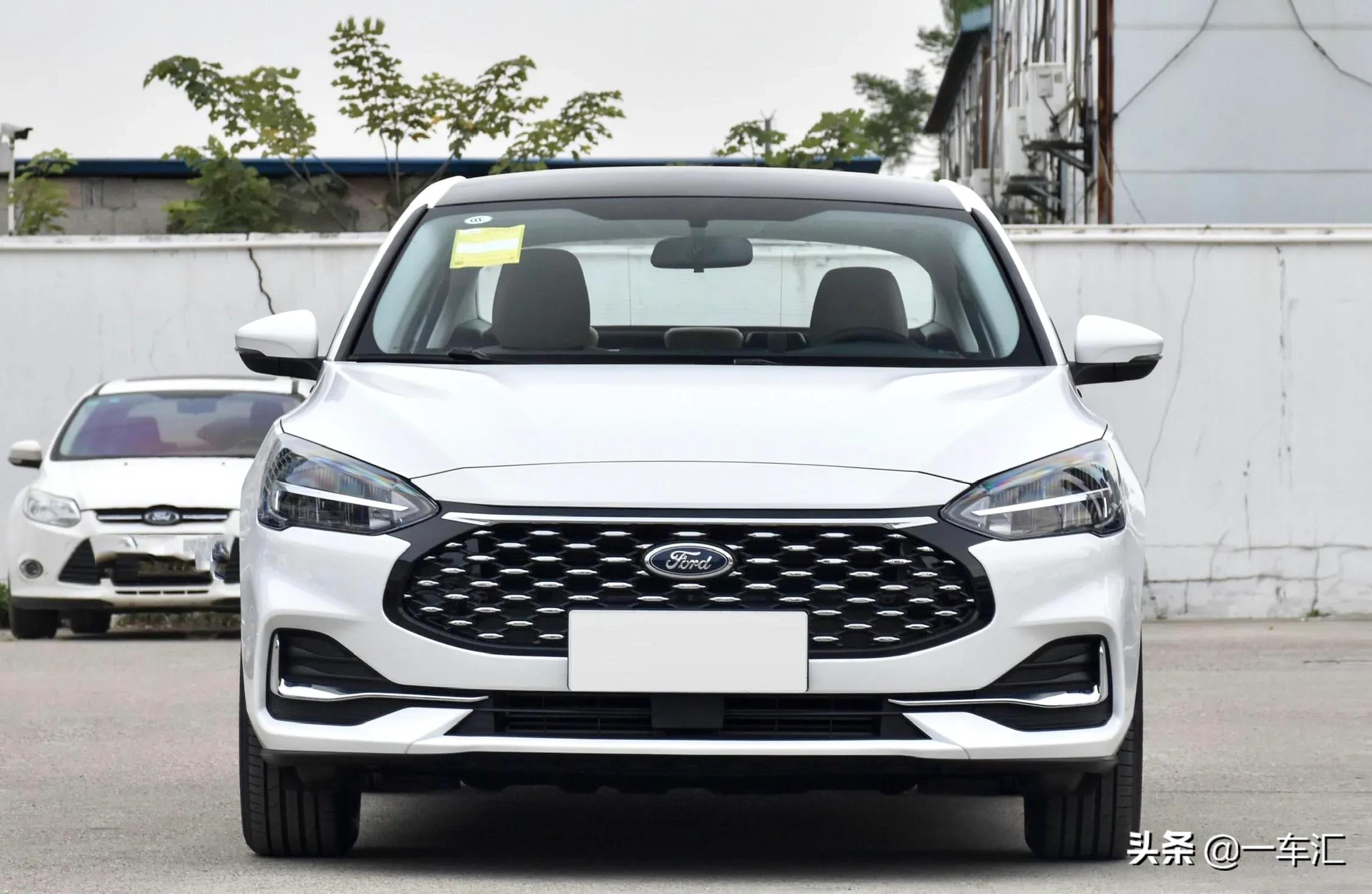 15款福克斯三厢版1.6舒适版自动挡,新款福特福克斯三厢版曝光