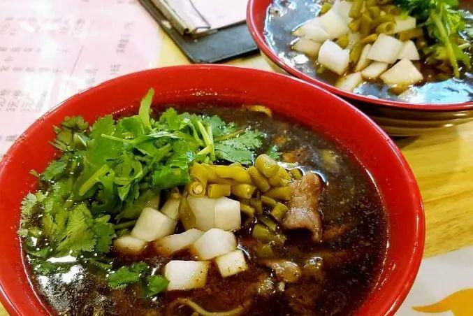 爱吃米粉的有福了，武汉生烫牛肉粉推荐