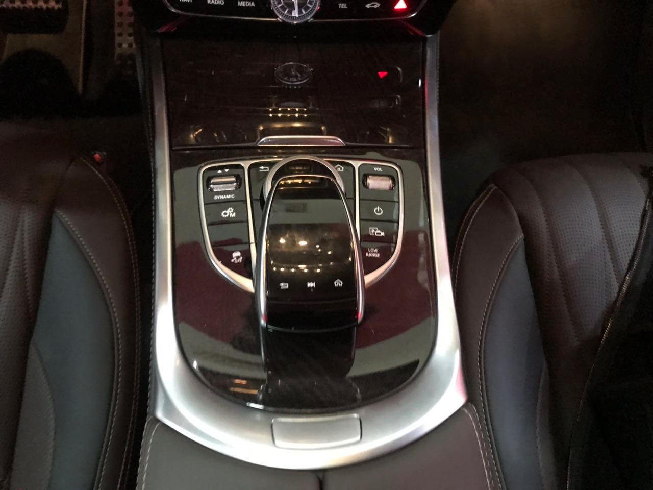 2020款奔驰G550越野界的大哥大拥有三把差速锁顷刻将*途征**变坦途