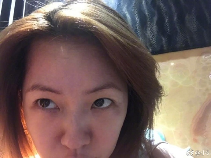 自曝“房中秘事”，醉了乱剪头发，40岁综艺女王还有哪些癖好？