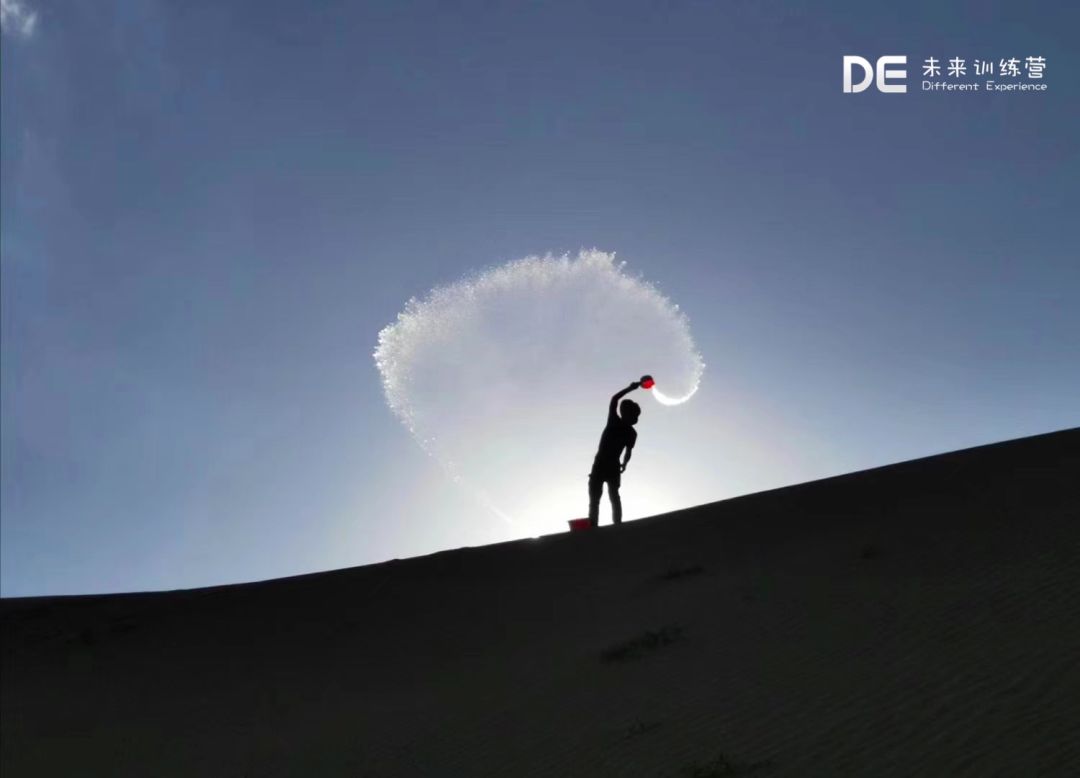 一个不会读书的人要怎样改变一生,读书的人能过一万种人生