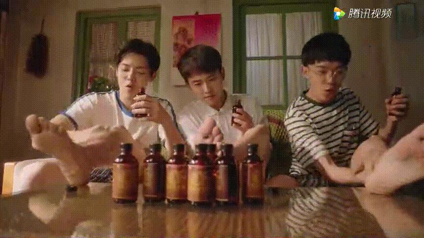 十八岁的蠢事你还能记得几件？陪你做蠢事的人还在你身边吗？