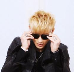 扒叔说一位英俊男星的料,前段时间被爆出黑料的男明星