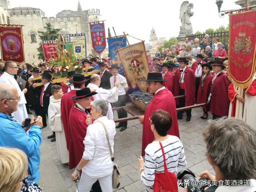 法国葡萄园工人收入,在法国葡萄酒厂打工赚钱吗