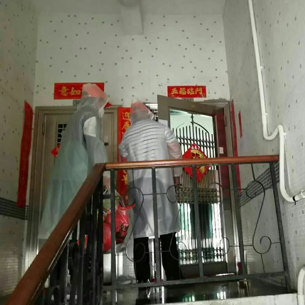 番禺｜“尖刀班”后生“奥利给”，暖心服务广碧社区