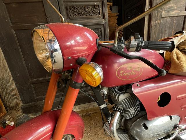 早年爱车族玩啥：幸福250与单缸屁驴子，当年太拉风了