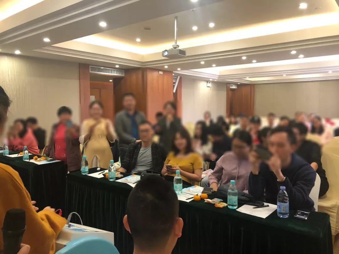 朱李叶课程|天使降临人间的方式,顺产or剖腹产?