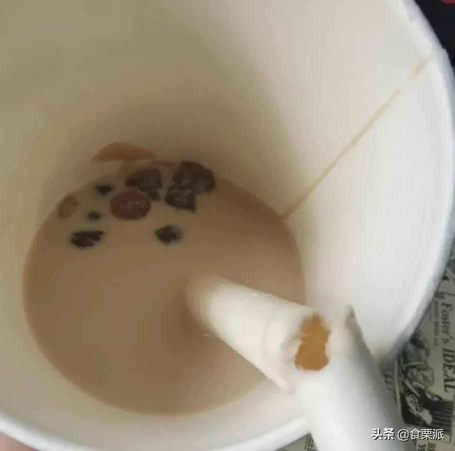 奶茶越来越像八宝粥,现在的奶茶越来越像八宝粥了