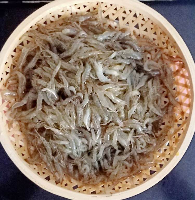 炸河虾挂糊炸还是挂淀粉炸,干锅小河虾怎么炸又酥又脆