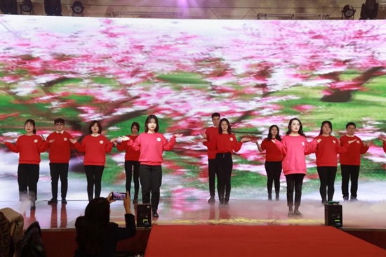 金戈铁马闻征鼓的下一句,金戈铁马闻征鼓只争朝夕启新程