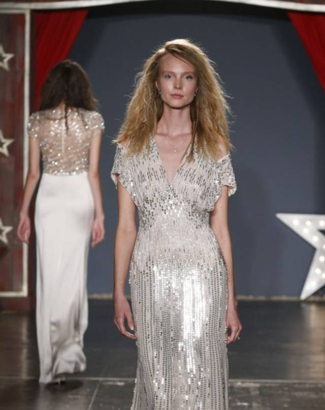 烫头不懂点内情，怎么敢说寄几是老司机