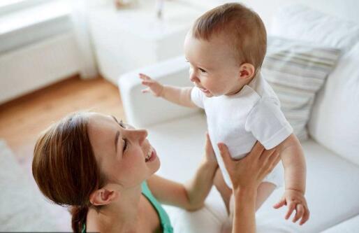 新生儿宝宝出现湿疹怎么办,新生儿宝宝湿疹主要是什么原因