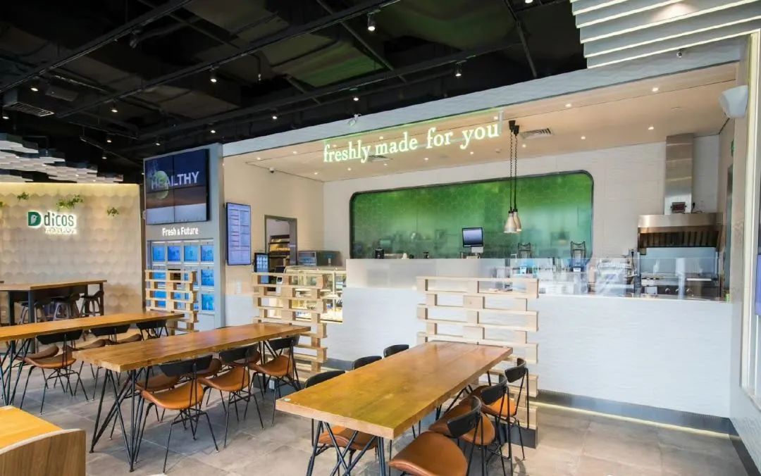 北京门店关一半,小镇青年的德克士终究难进城?