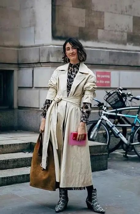 带环风衣的腰带怎么绑,coach风衣腰带的后边系法男士