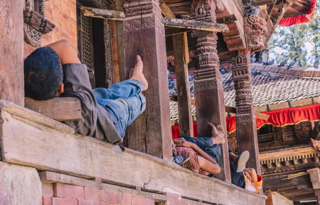 这个微笑国度,见人就夸漂亮,300元就能在天空滑翔