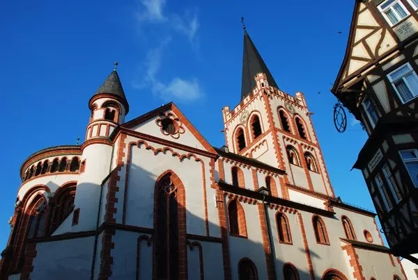 如果你已经过了相信童话的年龄，那更要来德国这座迷人的莱茵小镇