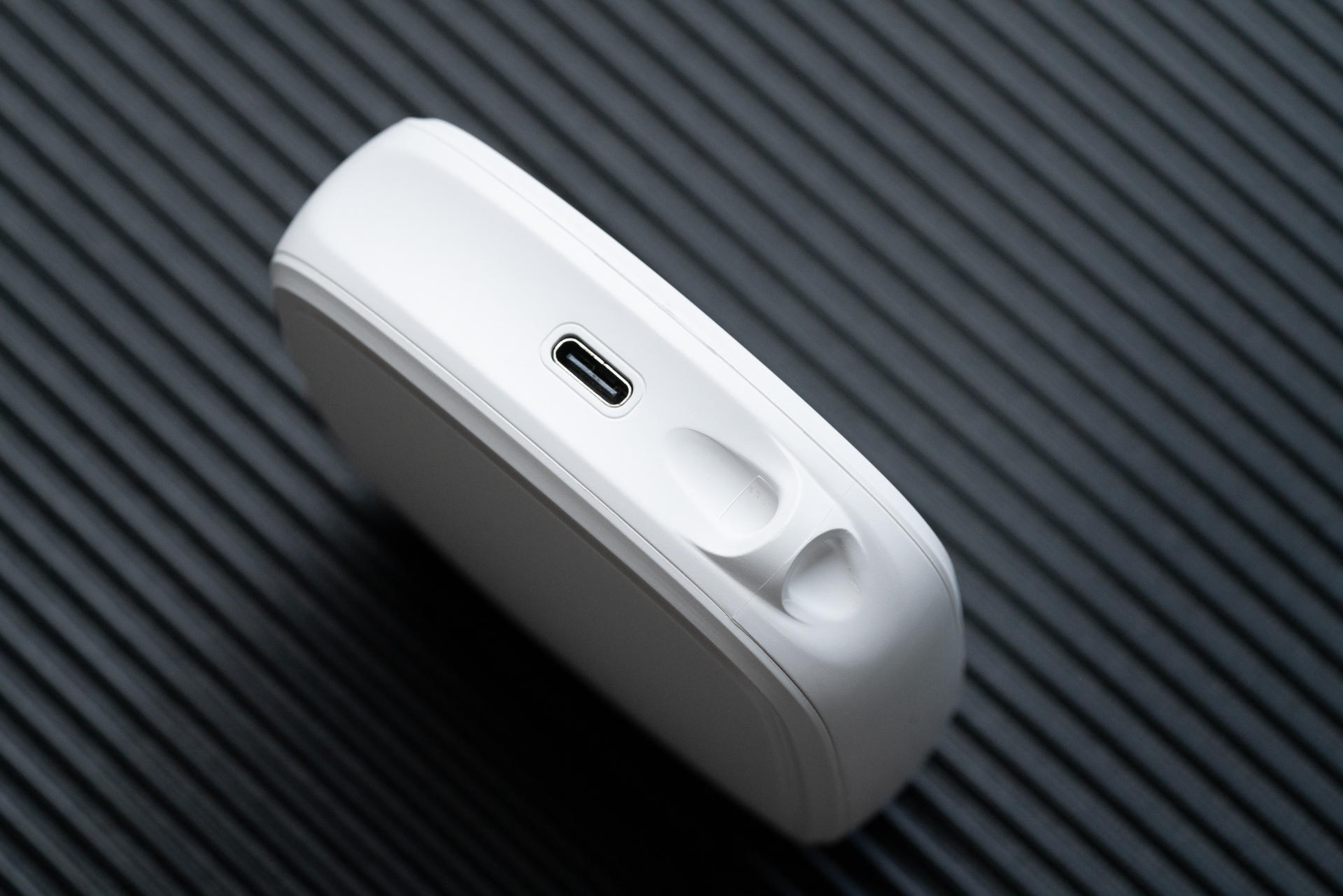 汉印hprtq2标签打印机装纸教程,汉印便携式小标签打印机使用方法