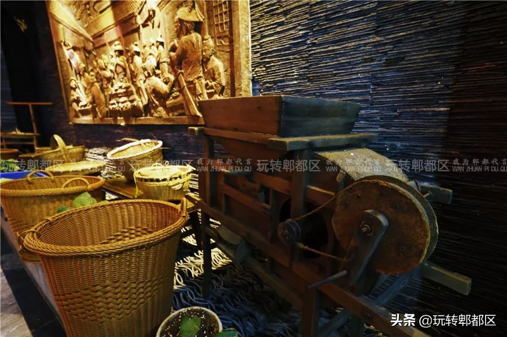 重庆来的集市火锅，就在郫都区蜀都万达！！吃相因去喽