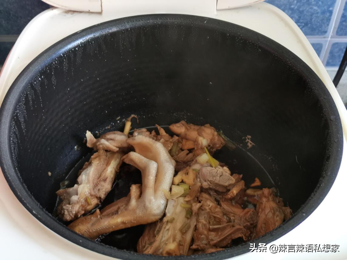 没看错,我用王老吉烧了半只麻鸭,没想到还挺好吃的