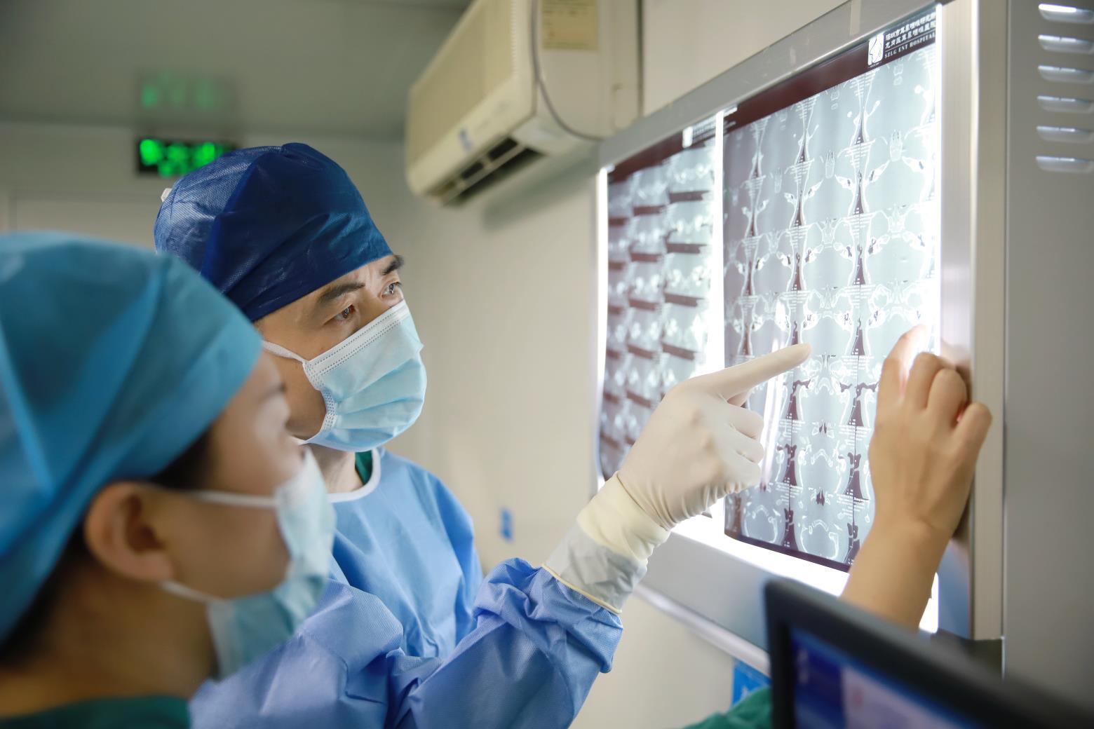 一场手术,一场紧急救治将孩子抢了回来